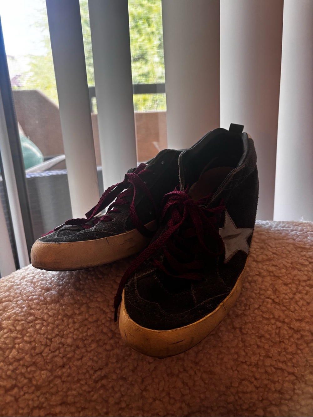 Golden Goose Sneakers - Picture 2 of 4